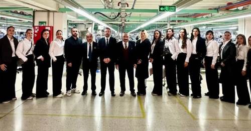 Kadın hentbol takımından Sarar fabrikasına anlamlı ziyaret