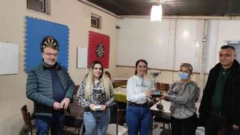 Kadın Şampiyonalar Ödüllerini Aldı
