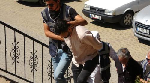 Kadına işkence edip 4 parmağını kestiler!