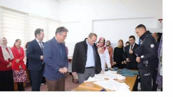 Kadınlar Kendi Tasarladıkları Giysileri Sergiledi
