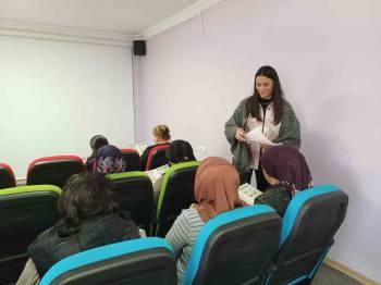 Kadınlara ‘Kuduz’ Hastalığı Konusunda Eğitim Verildi
