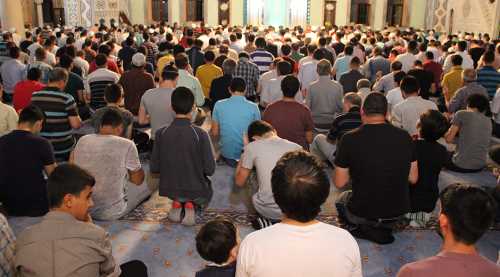 KADİR GECESİ'NDE CAMİLER DOLDU