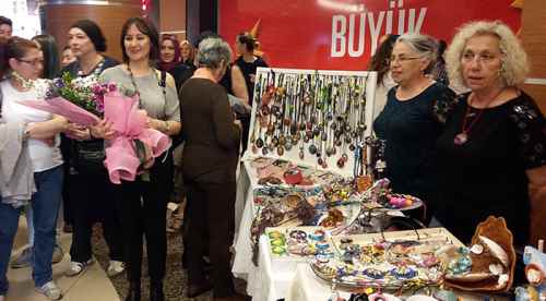 Kağıttan eserler Kanatlı AVM’de