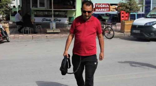 Kalbini çantasında taşıyor!