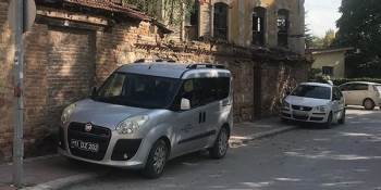 Kaldırımları Yayalardan Çok Araçlar Kullanıyor
