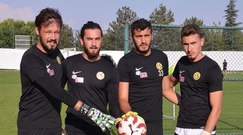 Kaleciler yoğun tempoda