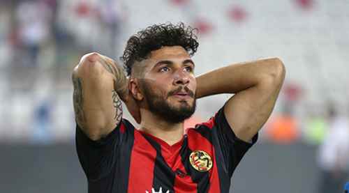 Kamil Ahmet veda etti