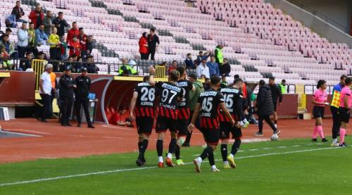 Kampa gençler de katılacak