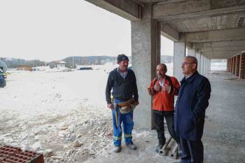 Kamyon Garajı İnşaatı Yükseliyor
