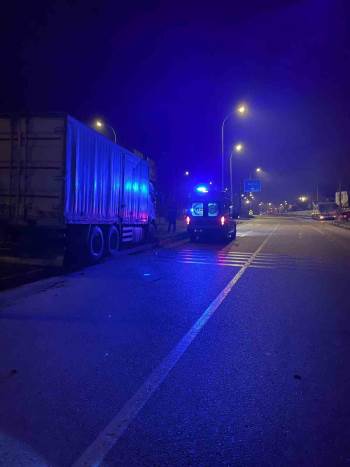 Kamyon Şoförü Yolda Seyir Halinde İken Kalp Krizi Geçirerek Öldü
