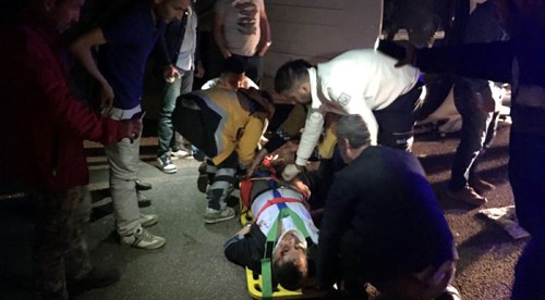 Kamyonet devrildi: 1 ölü, 2 yaralı