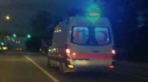 Kamyonet otomobil ile çarpıştı: 2 yaralı