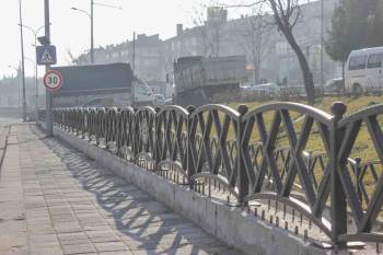 Kanal Korkuluklarında Bakım, Onarım Ve Boyama Çalışması
