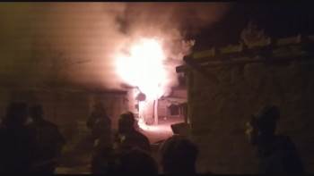 Kanser Hastası Adam Ve Eşi Evlerinin Yanmasını Feryat Ederek İzledi
