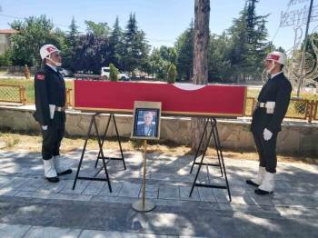 Kansere Yenik Düşen Kıbrıs Gazisi Toprağa Verildi
