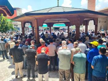 Kansere Yeniş Düşen Muhtar Son Yolculuğuna Uğurlandı
