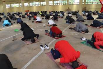 Kapalı Pazar Bu Defa Cemaate Ev Sahipliği Yaptı
