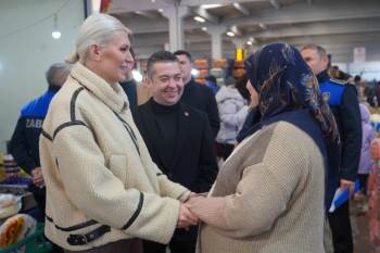 Kapalı Pazarda Esnafın Derdini Dinledi
