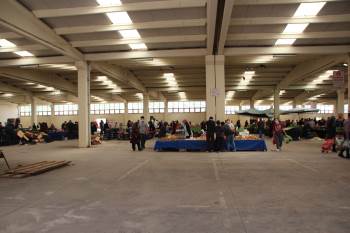 Kapalı Pazarda Hem Satıcı Hem De Vatandaş Yoğunluğu Yaşanmadı
