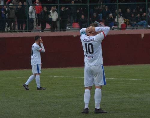 Kaptana geçit vermediler