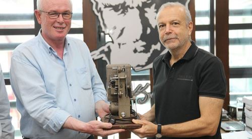 Kaptanoğlu’ndan Fotoğraf Müzesine hediye