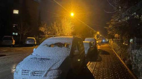 Kar, Eskişehir'in merkezine de "merhaba" dedi