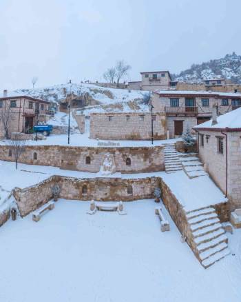 Kar Altındaki Frig Vadisi Usta Gözlerin Objektiflerinden Görüntülendi
