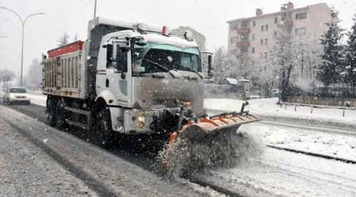 Kar başladı, yollara dikkat!