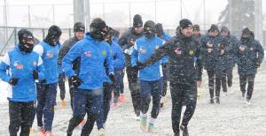 Kar yağışı Es Esi vurdu