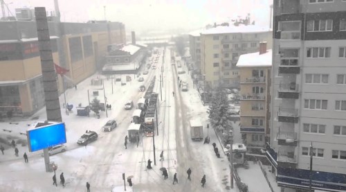  Kar yağışı çiftçiye umut oldu