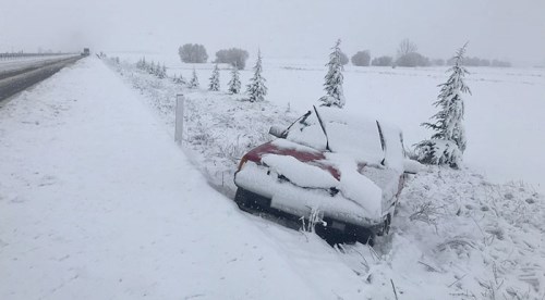 Kar yağışı kazaları da beraberinde getirdi