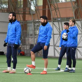 Kar Yağışı Ve Soğuk Hava Afyonsporlu Oyuncuları Da Etkiledi
