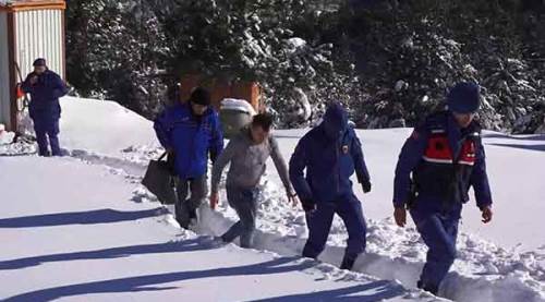 Kar yüzünden madende mahsur kaldı!