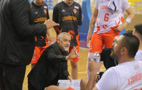 Karaçam ilk maçta galibiyet hedefliyor