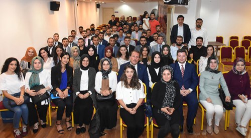 Karacan, gençlerle buluştu