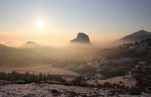 Karahisar Kalesi sis denizinde kartpostallık görüntü verdi
