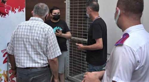 Karantinada olması gerekirken AVM'ye gidince...