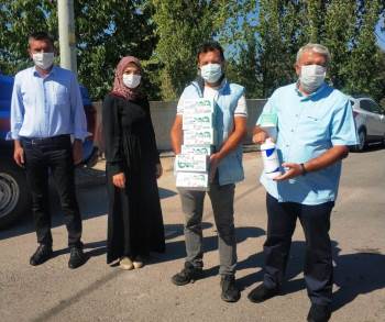 Karantinadaki Vatandaşlara Maske Ve Dezenfektan Desteği
