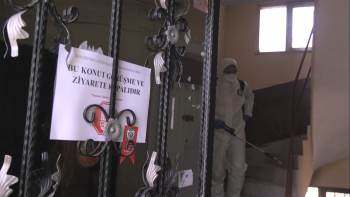 Karantinaya Alınan Apartmanlarda Dezenfeksiyon Çalışmaları
