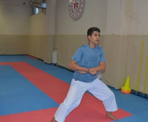 Karatede eğitimler devam ediyor