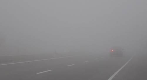 Karayollarında yoğun sis sürücülere zor anlar yaşattı