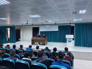 Kariyer Günleri’Nde Öğrencilere Askerlik Ve Polislik Mesleğini Anlattılar
