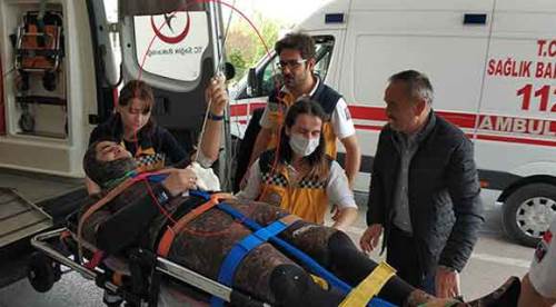 Karnına saplanan zıpkınla hastaneye kaldırıldı