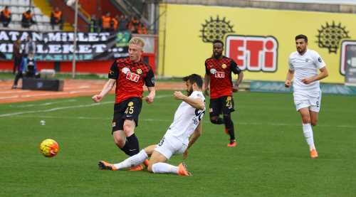 KARŞILAŞMA 3-3 BERABERE BİTTİ