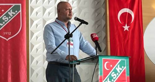 Karşıyaka’da yönetim krizi: Başkan da görevi bıraktı