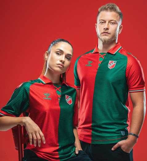 Karşıyaka yeni formasını tanıttı