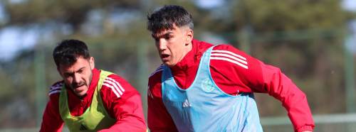 Kart görmemeye çalışıyor