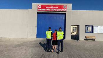 Kasten Yaralama Suçundan Aranan Şahsı Jandarma Yakaladı
