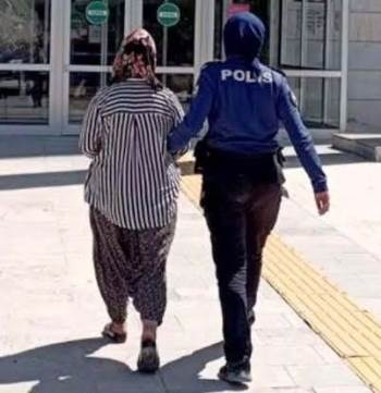 Kavga İhbarına Giden Ekipler 2 Ayrı Suçtan Aranan Şüpheliyi Yakaladı
