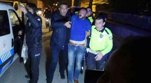 Kavgayı ayırmaya giden polislere ateş açıldı